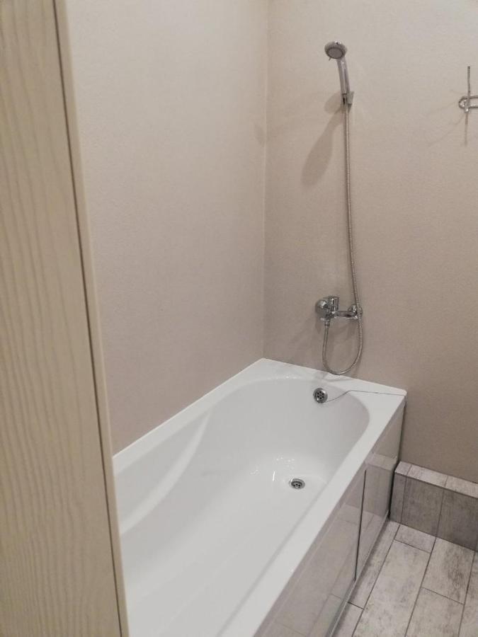Vydatny Adpachynak Appartamento Grodno Esterno foto